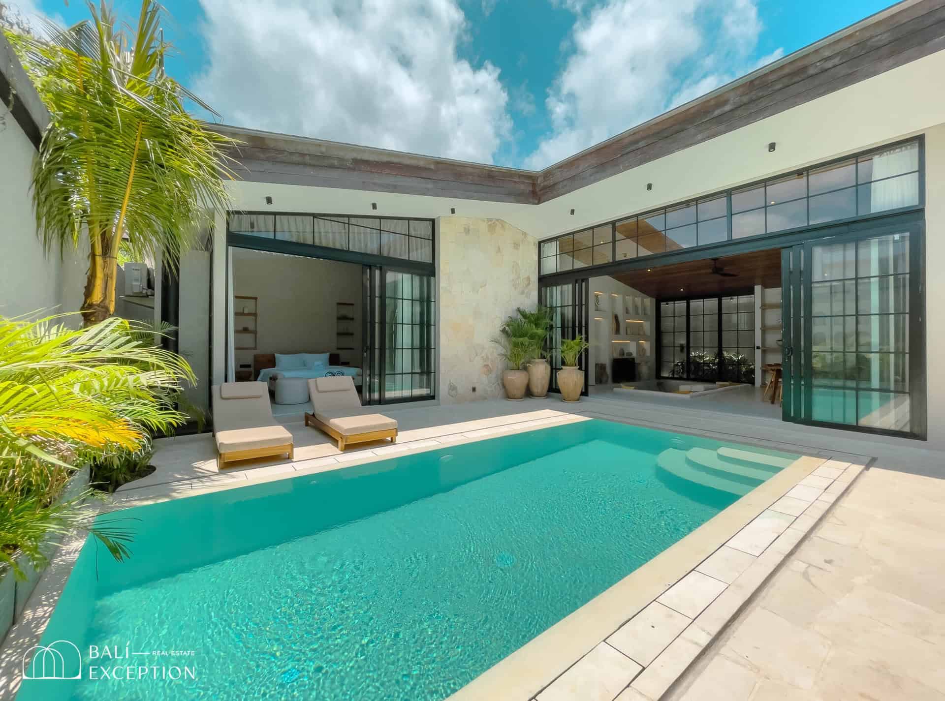 LUXURIOUS 5 BDR VILLA CLOSE TO BEACH FOR SALE LEASEHOLD IN BINGIN BE-953 